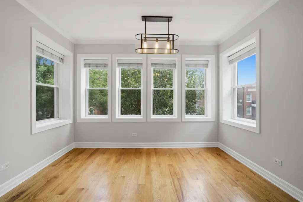 2449 West Foster Avenue Chicago IL 60625