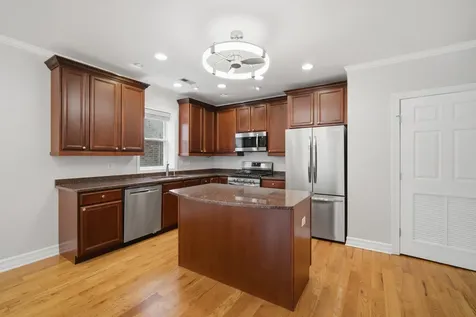 2449 West Foster Avenue Chicago IL 60625