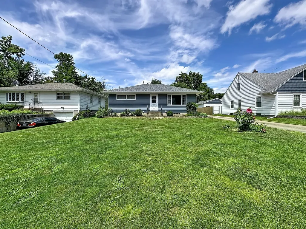 3237 22ND Avenue Rock Island IL 61201