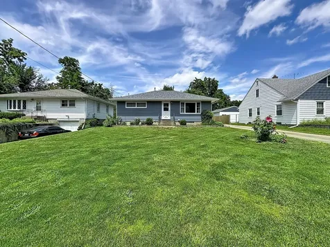 3237 22ND Avenue Rock Island IL 61201