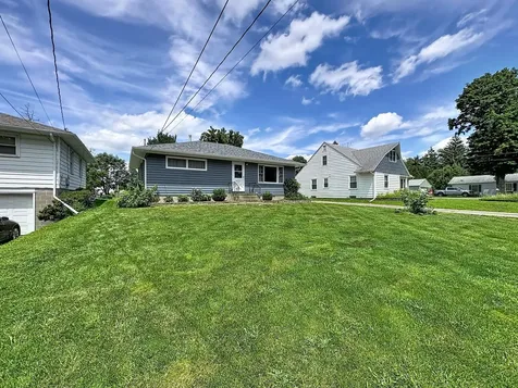 3237 22ND Avenue Rock Island IL 61201