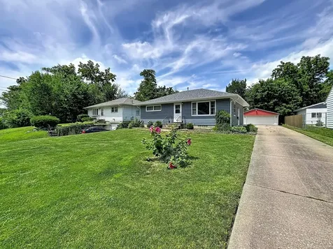 3237 22ND Avenue Rock Island IL 61201