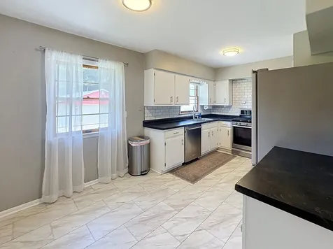 3237 22ND Avenue Rock Island IL 61201