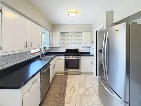 3237 22ND Avenue Rock Island IL 61201