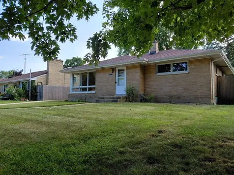 2116 Walnut Street Waukegan IL 60087