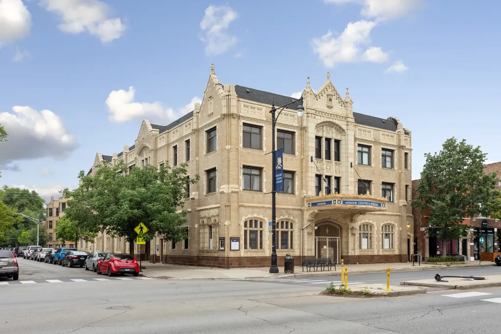 2342 North Spaulding Avenue Chicago IL 60647