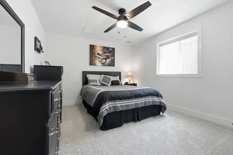 16 Stonehouse Court Bloomington IL 61705