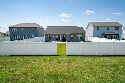 16 Stonehouse Court Bloomington IL 61705