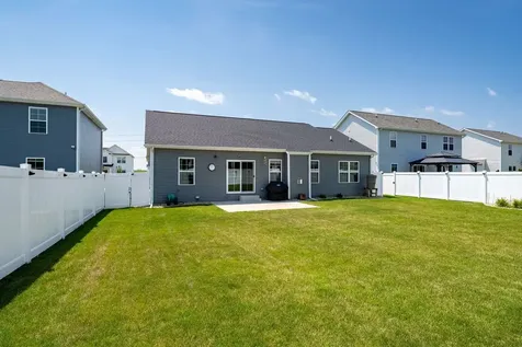 16 Stonehouse Court Bloomington IL 61705