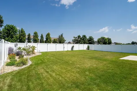 16 Stonehouse Court Bloomington IL 61705