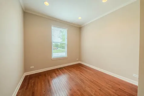 781 Richwood Avenue Elgin IL 60124