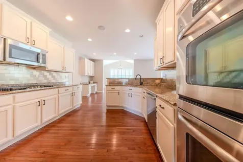 781 Richwood Avenue Elgin IL 60124