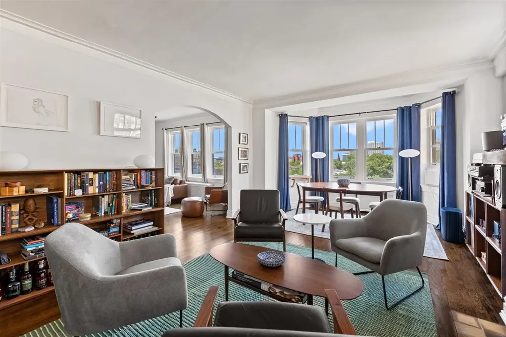 609 West Stratford Place Chicago IL 60657