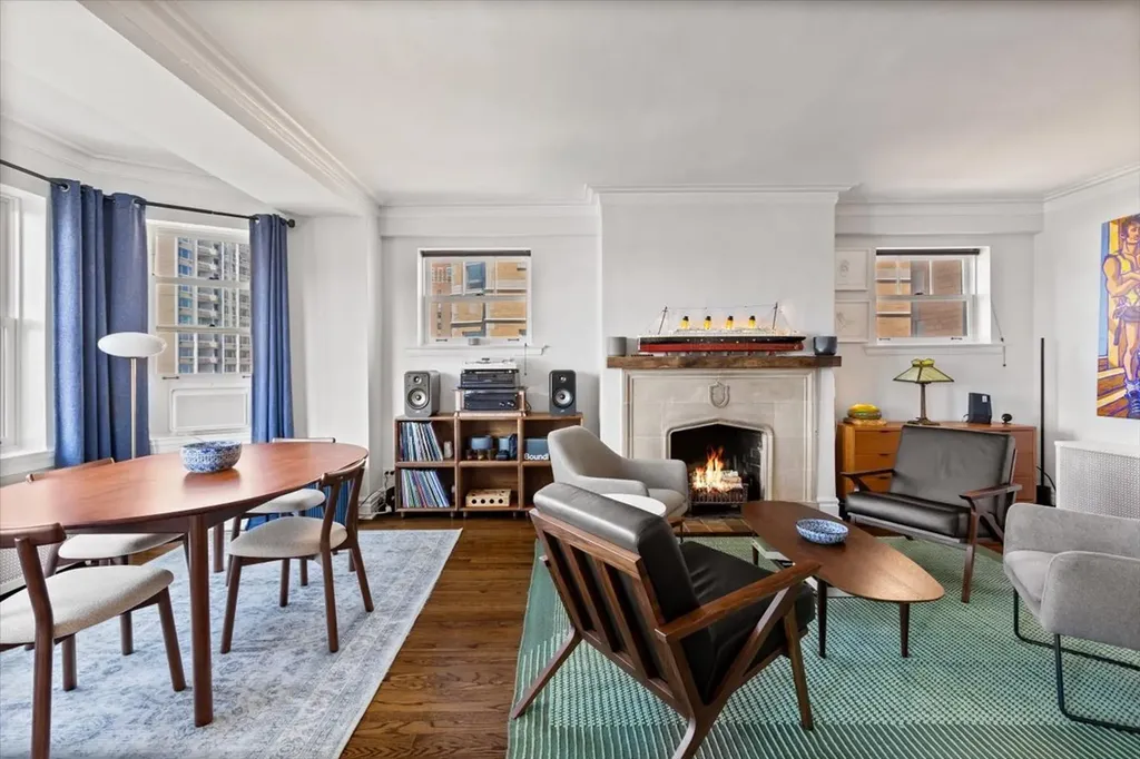 609 West Stratford Place Chicago IL 60657