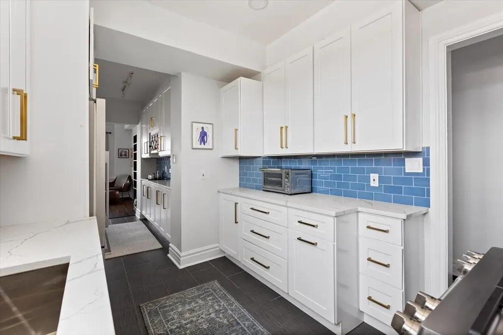 609 West Stratford Place Chicago IL 60657