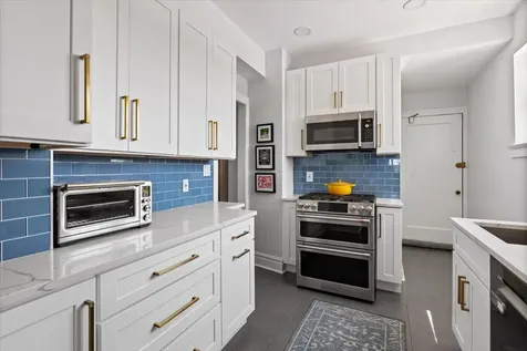 609 West Stratford Place Chicago IL 60657