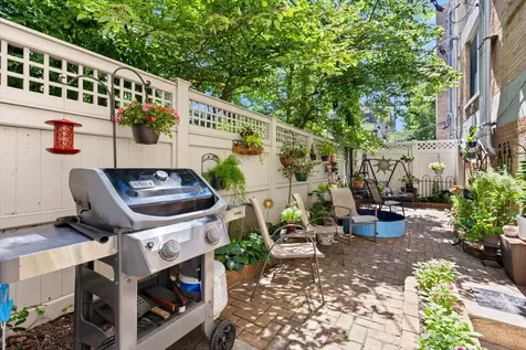 609 West Stratford Place Chicago IL 60657