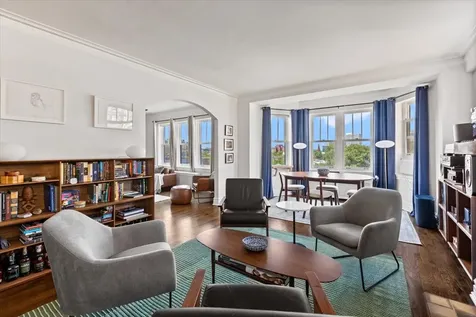 609 West Stratford Place Chicago IL 60657