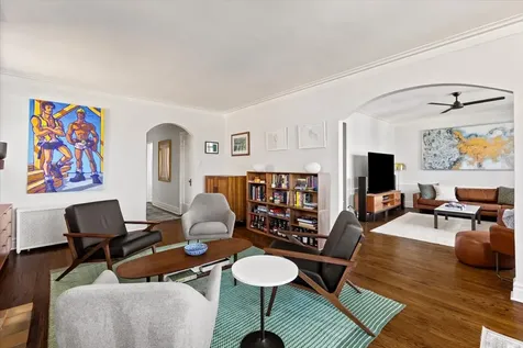 609 West Stratford Place Chicago IL 60657
