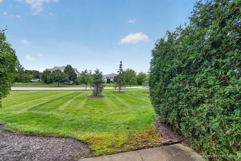 9956 Cummings Street Huntley IL 60142