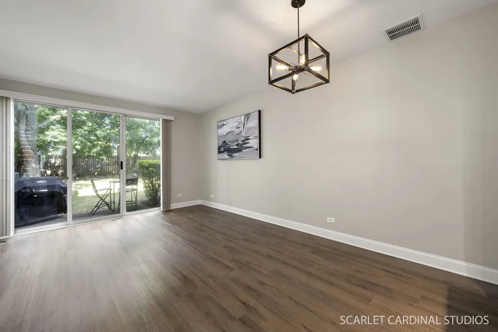 391 Hunterdon Court Schaumburg IL 60194