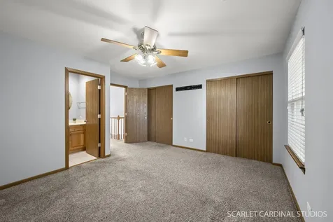 391 Hunterdon Court Schaumburg IL 60194