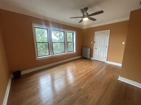 4434 West Gunnison Avenue Chicago IL 60630