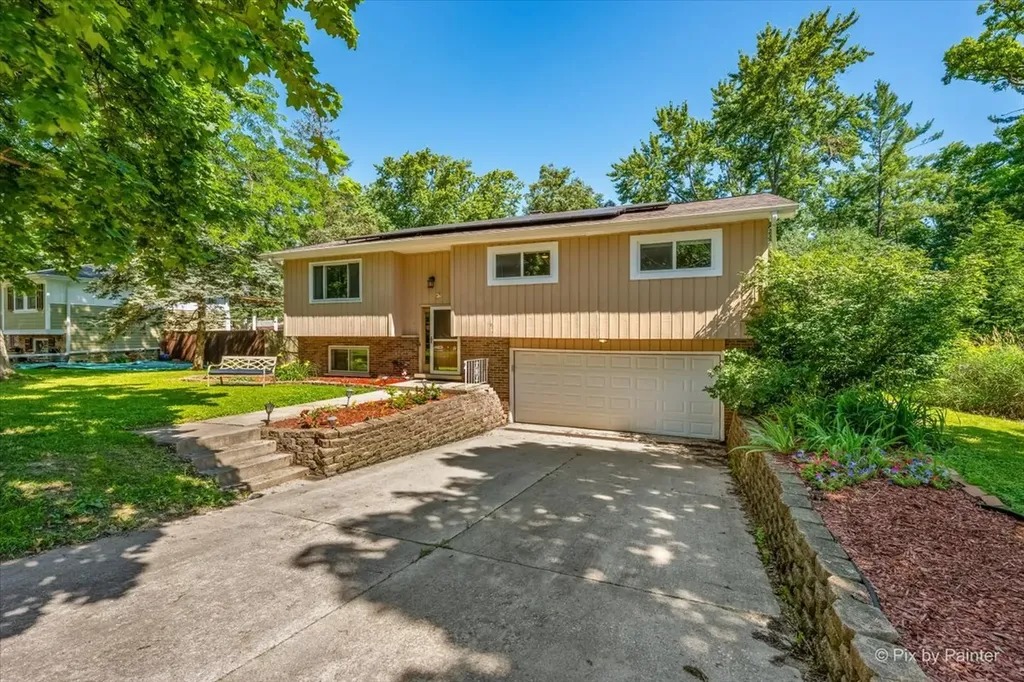 29W264 Lee Road West Chicago IL 60185