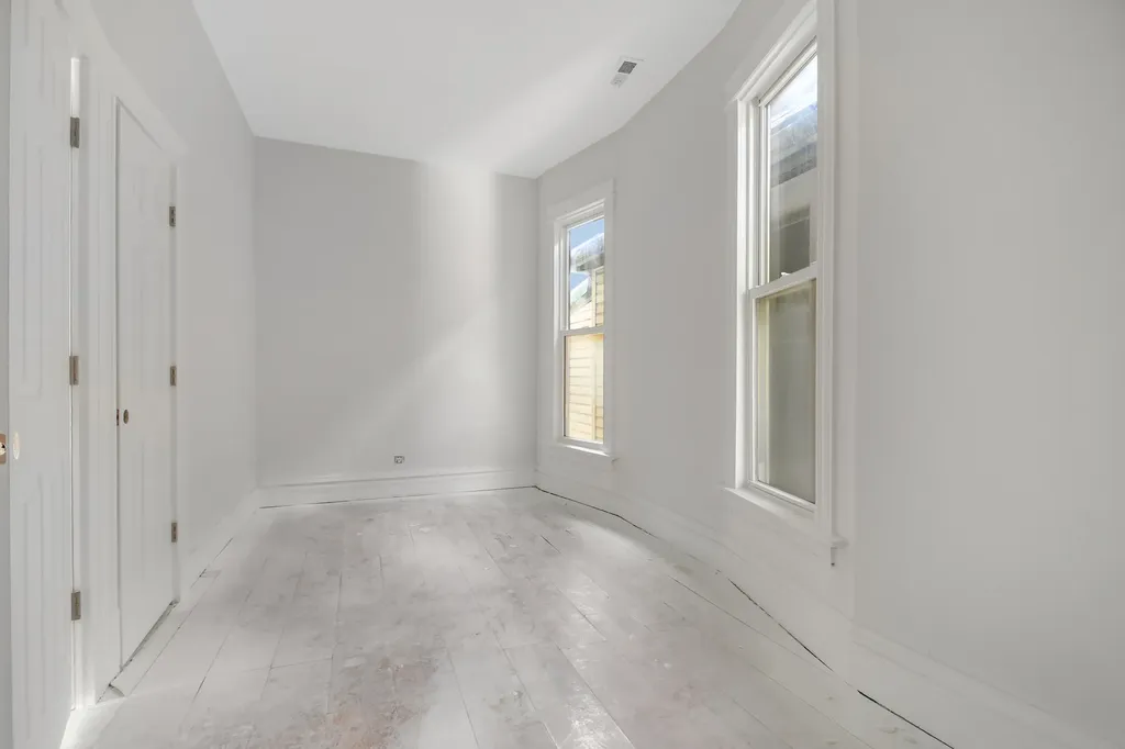 210 North Laramie Avenue Chicago IL 60644