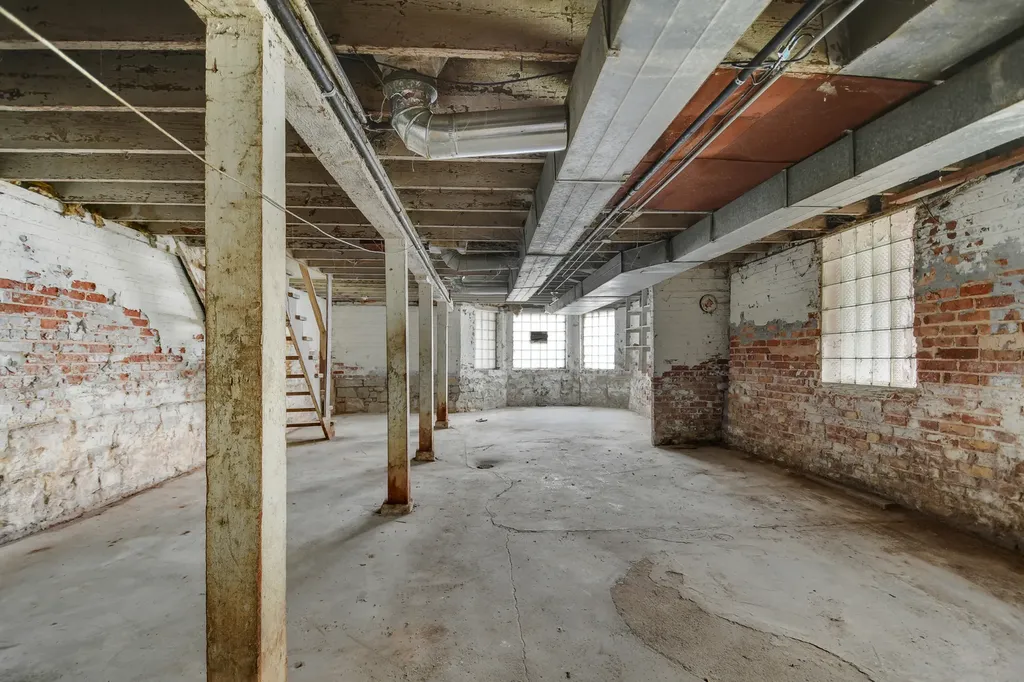 210 North Laramie Avenue Chicago IL 60644
