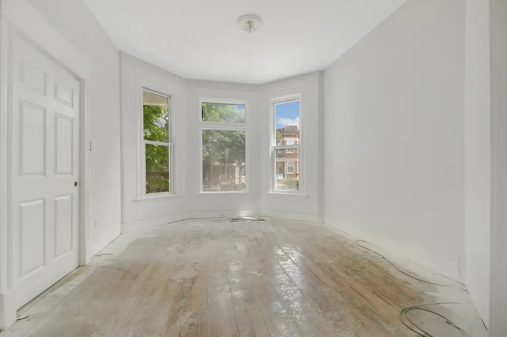 210 North Laramie Avenue Chicago IL 60644