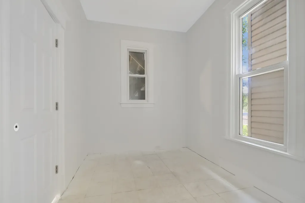 210 North Laramie Avenue Chicago IL 60644