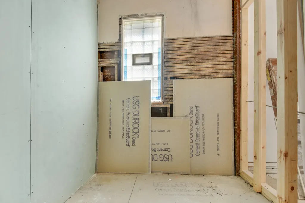 210 North Laramie Avenue Chicago IL 60644