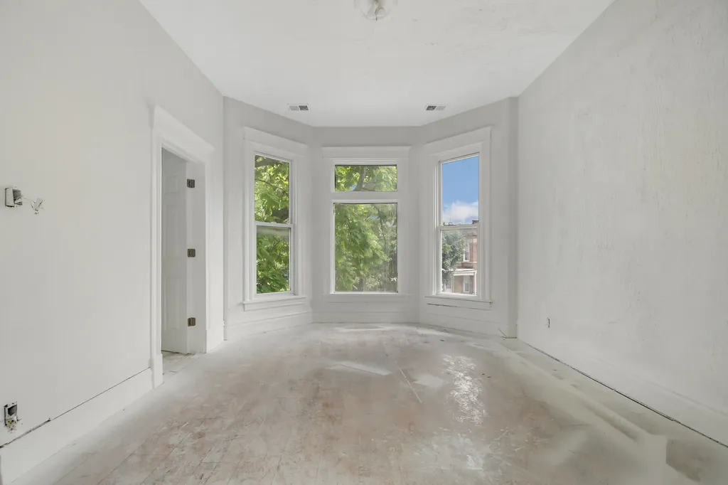 210 North Laramie Avenue Chicago IL 60644