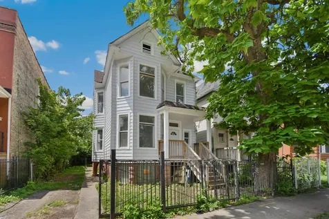 210 North Laramie Avenue Chicago IL 60644