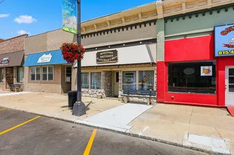 159 West Station Street St. Anne IL 60964