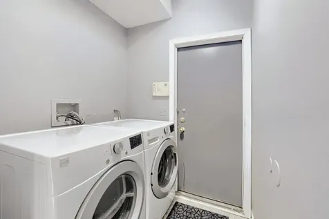 16 Clover Circle Streamwood IL 60107