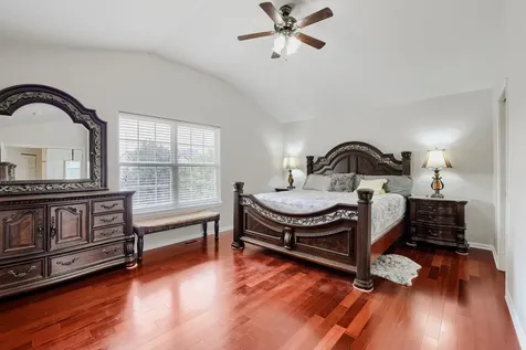 16 Clover Circle Streamwood IL 60107
