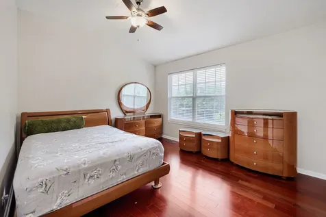 16 Clover Circle Streamwood IL 60107