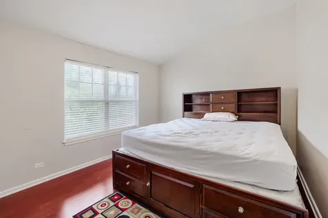 16 Clover Circle Streamwood IL 60107