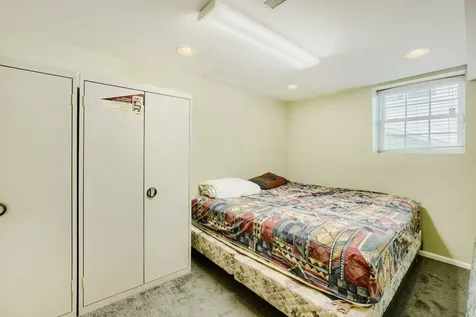 16 Clover Circle Streamwood IL 60107