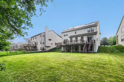 16 Clover Circle Streamwood IL 60107