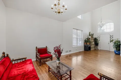 16 Clover Circle Streamwood IL 60107