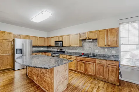 16 Clover Circle Streamwood IL 60107