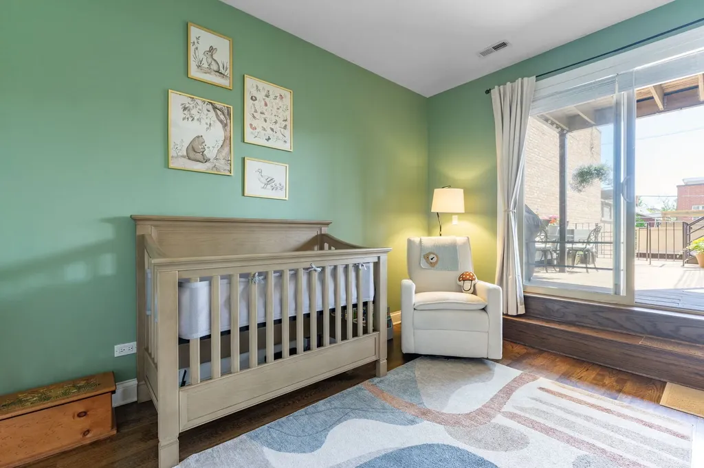 2119 North Damen Avenue Chicago IL 60647