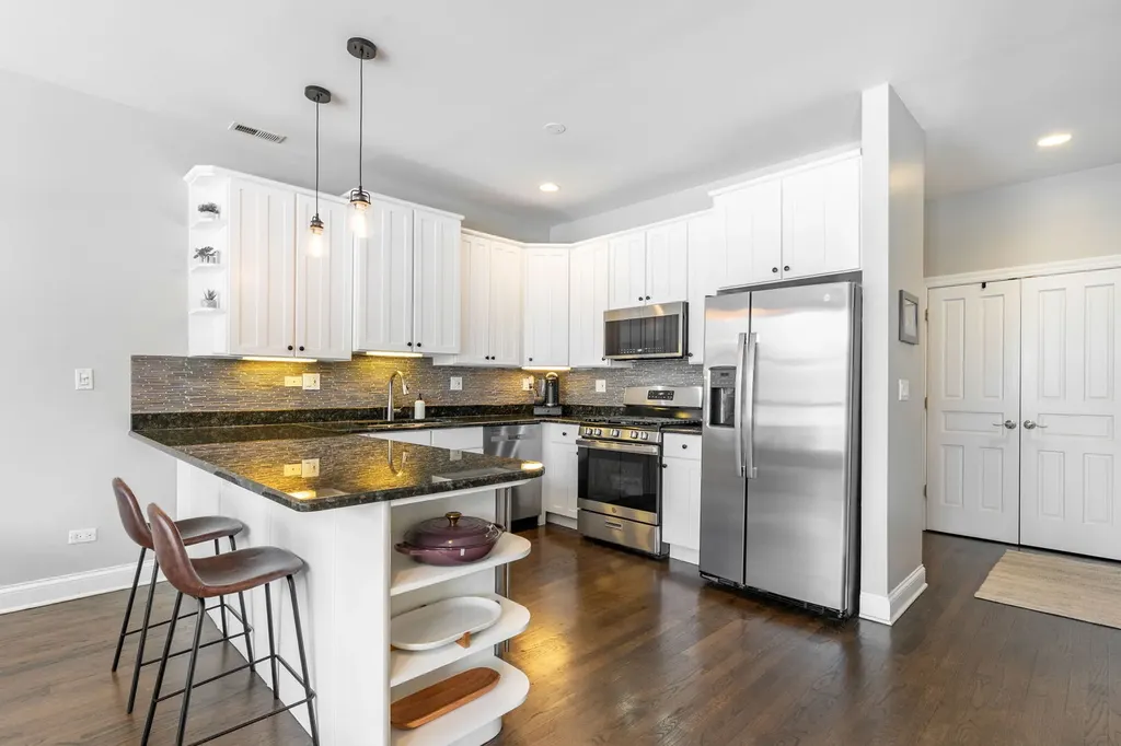 2119 North Damen Avenue Chicago IL 60647