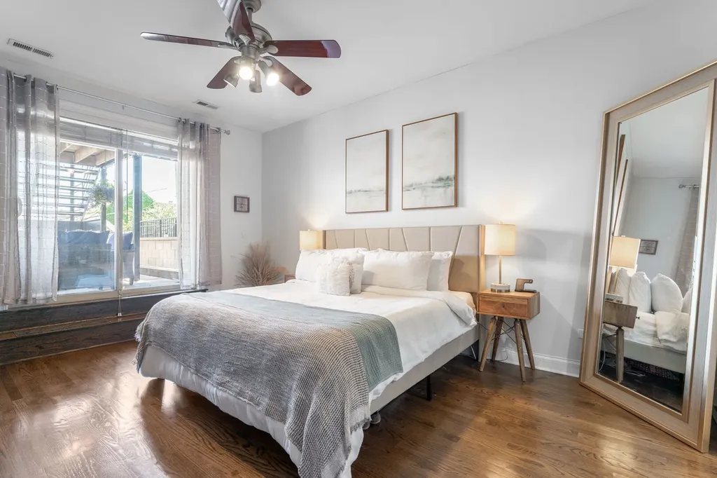 2119 North Damen Avenue Chicago IL 60647