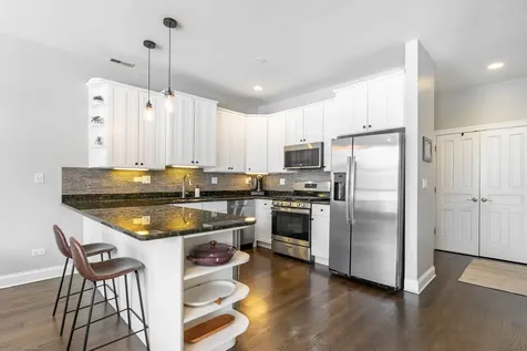 2119 North Damen Avenue Chicago IL 60647