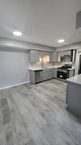 1688 Queensbury Circle Hoffman Estates IL 60169