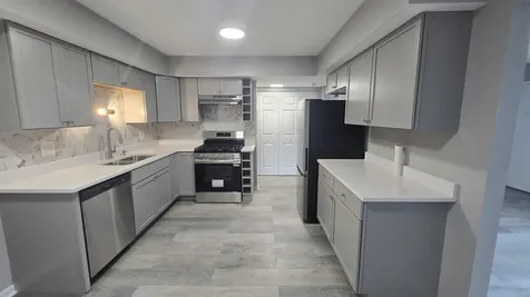 1688 Queensbury Circle Hoffman Estates IL 60169